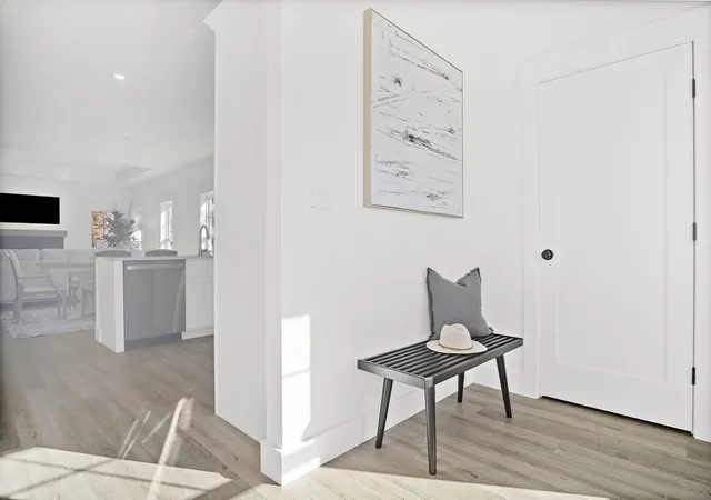 3rd image of 20 Chartwell #48, Worcester, MA 01609 | MLS# 73559880