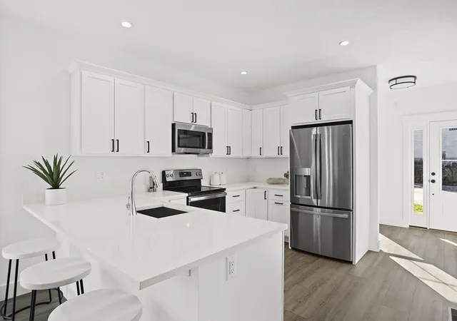 4th image of 20 Chartwell #48, Worcester, MA 01609 | MLS# 73559880