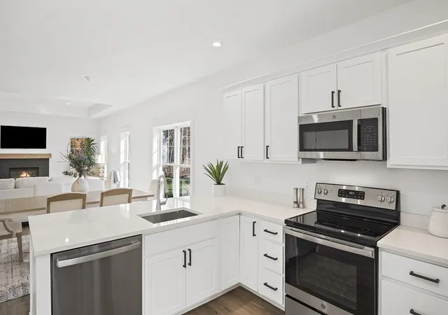 5th image of 20 Chartwell #48, Worcester, MA 01609 | MLS# 73559880