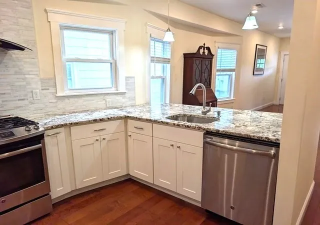 3rd image of 21 Bailey St, Everett, MA 01569