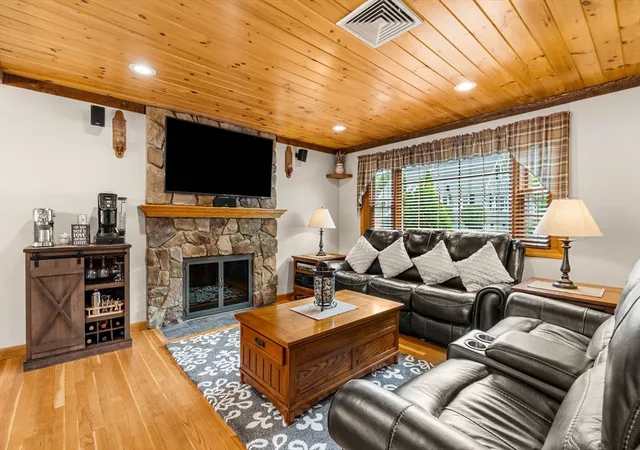 4th image of 37 Home Street, Peabody, MA 01960 | MLS# 73565427