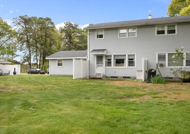 Homes for sale in Chicopee, MA | 125 Lynwood Drive, Chicopee, MA 01022 | Houzeo