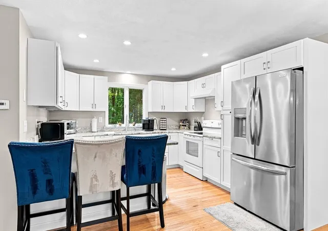 Photo 4 of Single family home for sale at 170 Rocky Hl Rd, Rehoboth, MA 02769 | MLS# 73560407 | Listing updated on 2026-09-13