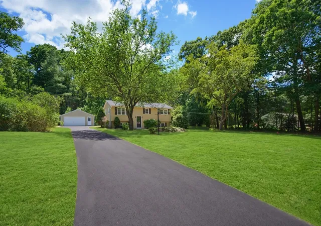 Homes for sale in Uxbridge, MA | 385 River Rd, Uxbridge, MA 01569 | MLS# 73538083