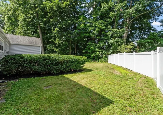 Photo 4 of Single family home for sale at 14 Meadow Ln, Worcester, MA 01602 | MLS# 73560319 | Listing updated on 2026-10-07