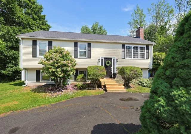1st image of 560 South Ave, Whitman, MA 02382 | MLS# 73537061