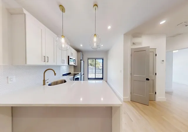 5th image of 52 Withington St #7, Dorchester Center, MA 02124 | MLS# 73541001