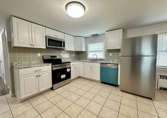 Homes for sale in Springfield, MA | 137 Carroll St, Springfield, MA 01108 | MLS# 73360034