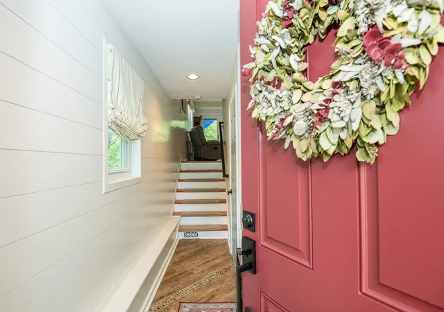 4th image of 4 Arnold Dr, Salem, MA 01970