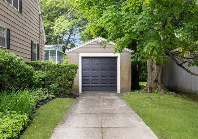 2nd image of 90 Cottage Street, New Bedford, MA 02740 | MLS# 73395287