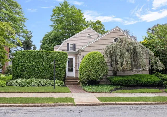 3rd image of 90 Cottage Street, New Bedford, MA 02740 | MLS# 73395287