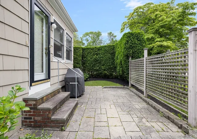 4th image of 90 Cottage Street, New Bedford, MA 02740 | MLS# 73395287