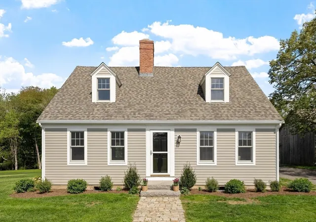 3rd image of 177 Maple St, Sherborn, MA 01770 | MLS# 73522431