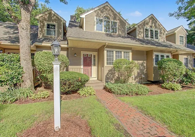 1st image of 6 Lilac Ct #6, Hopkinton, MA 01748 | MLS# 73559300