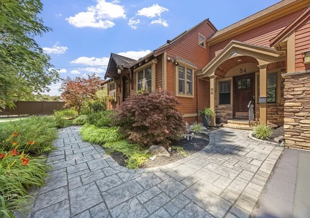4th image of 84 Station St, Stoughton, MA 02072 | MLS# 73558990