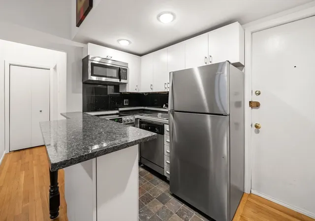 Homes for sale in Boston, MA | 40 Saint Botolph St #5, Boston, MA 02116 | MLS# 73521366