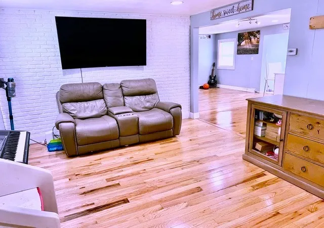 2nd image of 289 Burnham Rd, Lowell, MA 01852 | MLS# 73560328