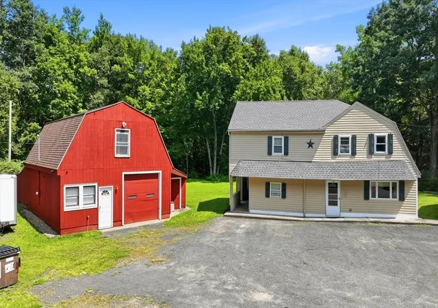 3rd image of 1025 Westfield Rd, Russell, MA 01071 | MLS# 73562616