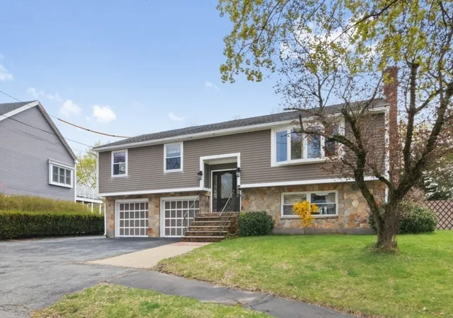 2nd image of 176 Mallard Way, Waltham, MA 02452 | MLS# 73549347