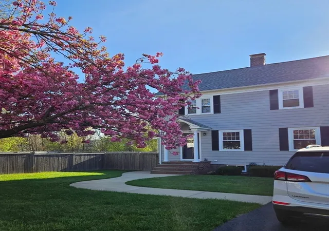 Homes for sale in Avon, MA | 310 W Main St, Avon, MA 02322 | MLS# 73547481