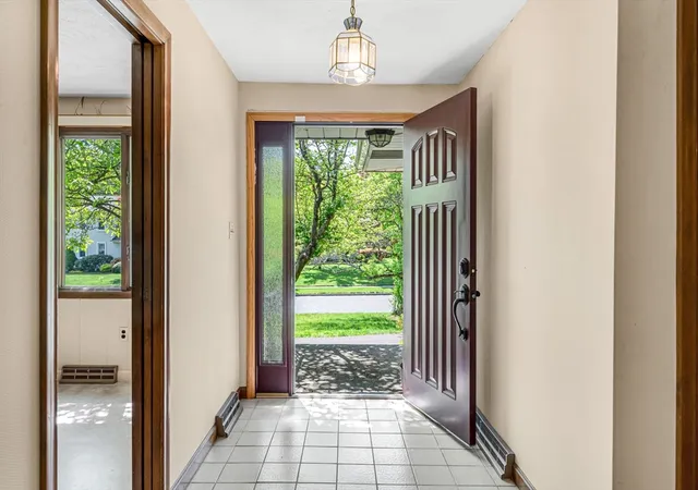 Homes for sale in Longmeadow, MA | 19 Williston Dr, Longmeadow, MA 01106 | MLS# 73523144