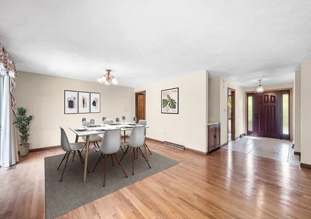Homes for sale in Longmeadow, MA | 19 Williston Dr, Longmeadow, MA 01106 | MLS# 73523144