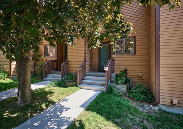 3rd image of 575 Bridge Rd #13-4, Florence, MA 01062 | MLS# 73545417