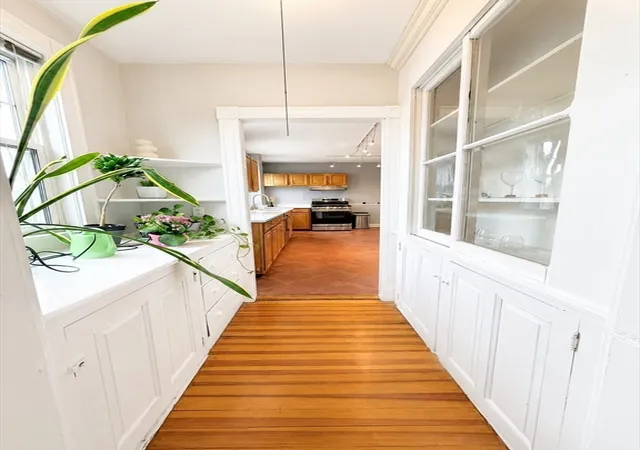 4th image of 374 Massachusetts Ave, Arlington, MA 02474