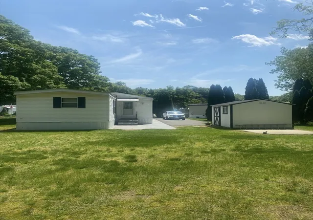 Homes for sale in West Springfield, MA | 18 Parkwood Dr, West Springfield, MA 01089 | MLS# 73536312
