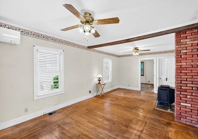 3rd image of 121 Poplar St, Greenfield, MA 01301 | MLS# 73554215