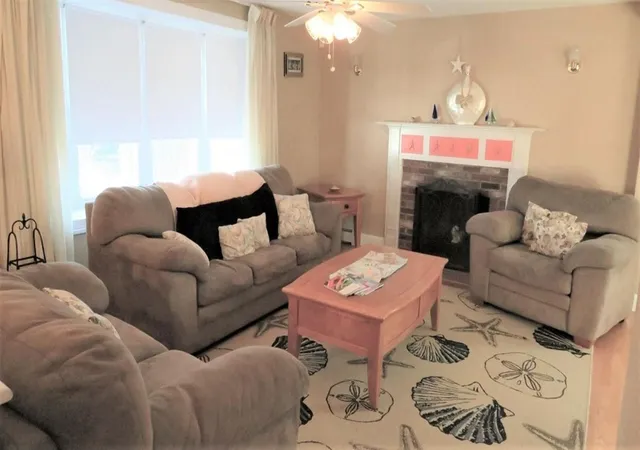 Photo 4 of Sale Pending at 25 Ripple Cove Rd, Hyannis, MA 02601 | MLS# 72885788 | Listing updated on 2026-01-07