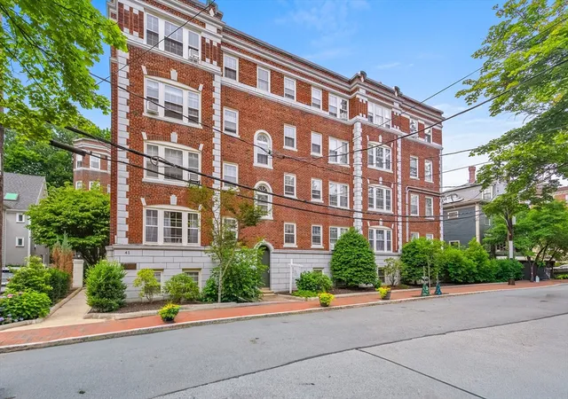 2nd image of 41 Bowdoin Street #25, Cambridge, MA 02138 | MLS# 73556067
