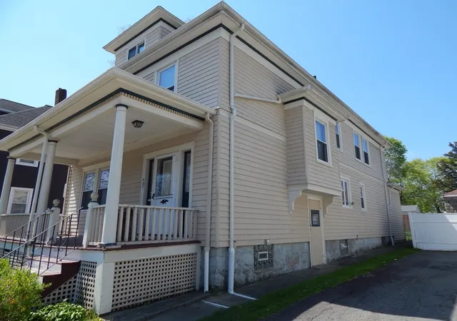 3rd image of 407 Park St, New Bedford, MA 02740 | MLS# 73513761