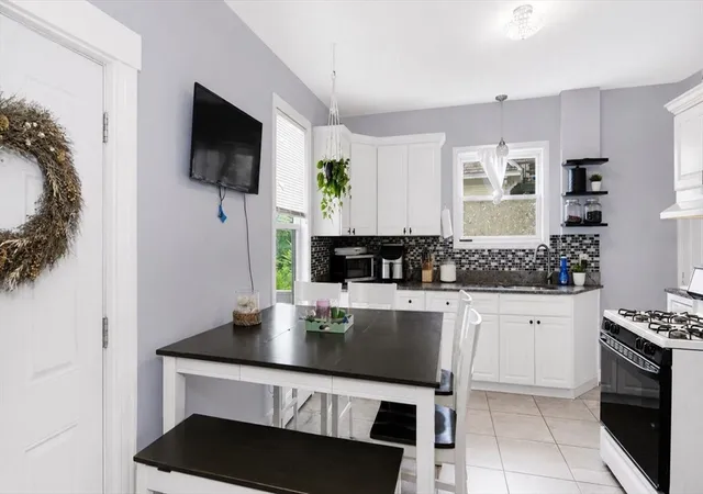 Listing Photo 5 - Condo for sale in building located at 480 E Merrimack St, Lowell, MA 01852