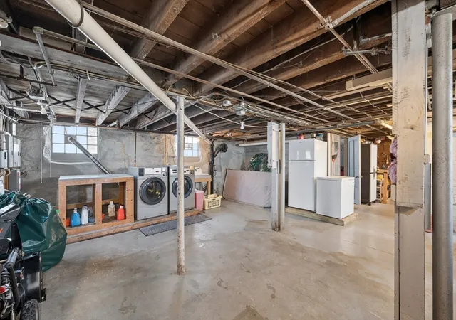 42nd image of 185 Richmond St, New Bedford, MA 02740 | MLS# 73562347