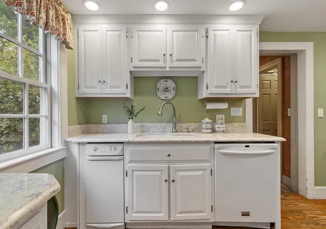 4th image of 44 Andover Street, North Andover, MA 01845 | MLS# 73525543