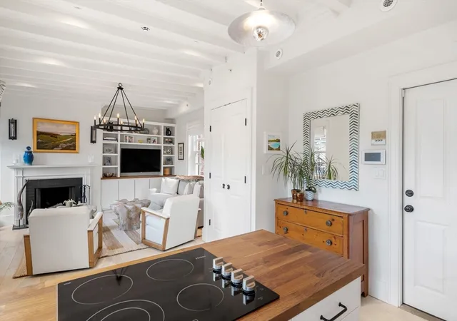 Homes for sale in Boston, MA | 5 W Hl Pl, Boston, MA 02114