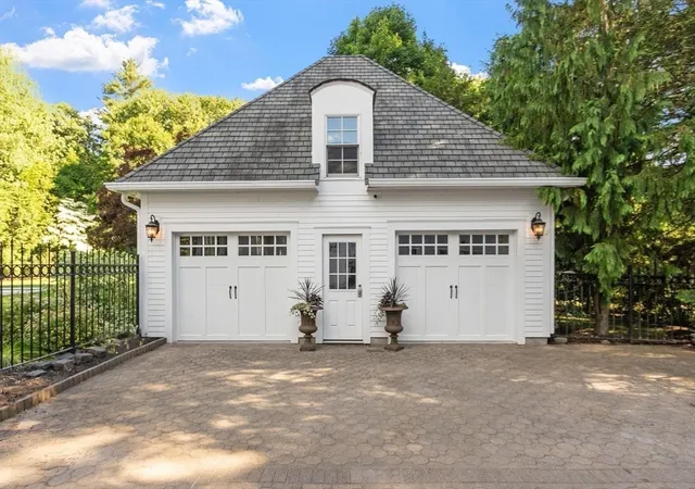 5th image of 15 Blandford Dr, Sudbury, MA 01776 | MLS# 73540712