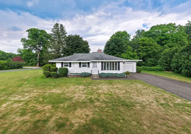 1st image of 195 Woodbridge St, South Hadley, MA 01075 | MLS# 73549973