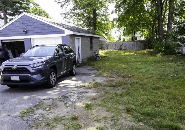 32nd image of 35 Peck St, Attleboro, MA 02703 | MLS# 73567530
