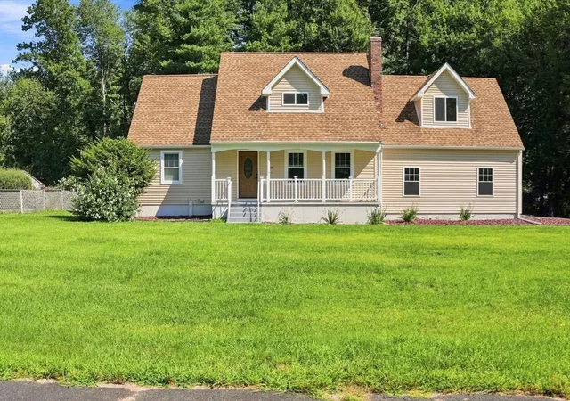 Photo 3 of Single family home for sale at 38 Green Meadow Ln, West Springfield, MA 01089 | MLS# 73561477 | Listing updated on 2026-10-06