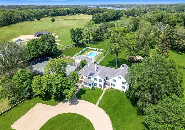2nd image of 31 Lambert's Cove Rd, Tisbury, MA 02568 | MLS# 73525014