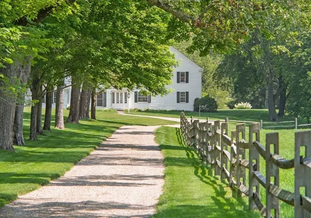 4th image of 31 Lambert'S Cove Rd, Tisbury, MA 02568 | MLS# 73525014