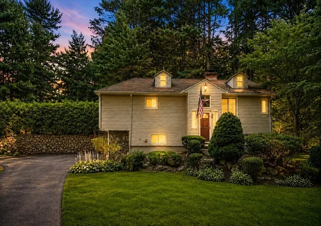 1st image of 137 Wilson St, Spencer, MA 01562 | MLS# 73564054