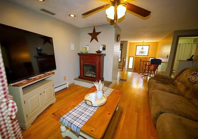 Photo 3 of Sale Pending at 137 Wilson St, Spencer, MA 01562 | MLS# 73564054 | Listing updated on 2026-09-30