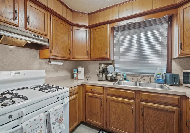 Homes for sale in Fall River, MA | 111 Park St, Fall River, MA 02721 | MLS# 73463825
