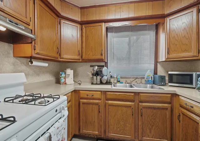 Homes for sale in Fall River, MA | 111 Park St, Fall River, MA 02721 | MLS# 73463825