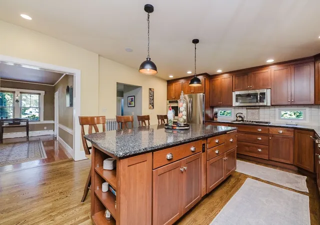 4th image of 99 Pleasant St, Mansfield, MA 02048 | MLS# 73538186