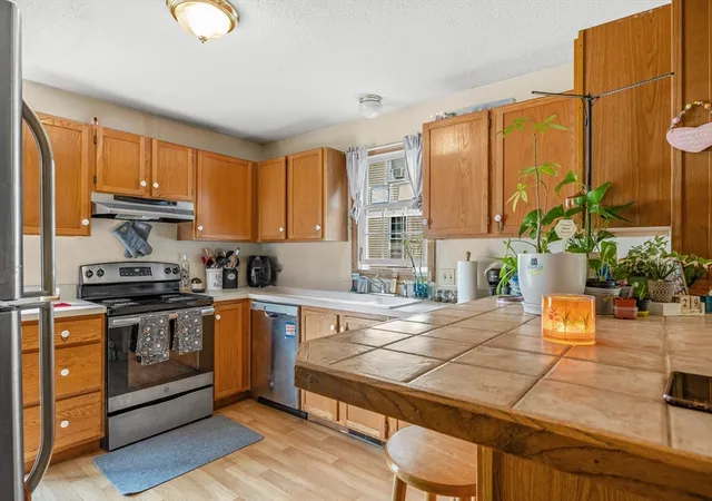 2nd image of 134 Main St, South Hadley, MA 01075 | MLS# 73560042
