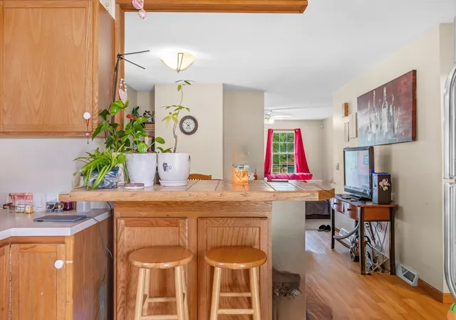 3rd image of 134 Main St, South Hadley, MA 01075 | MLS# 73560042